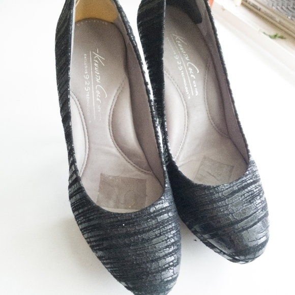 Kenneth Cole Black Embossed Heels - Picture 2 of 2